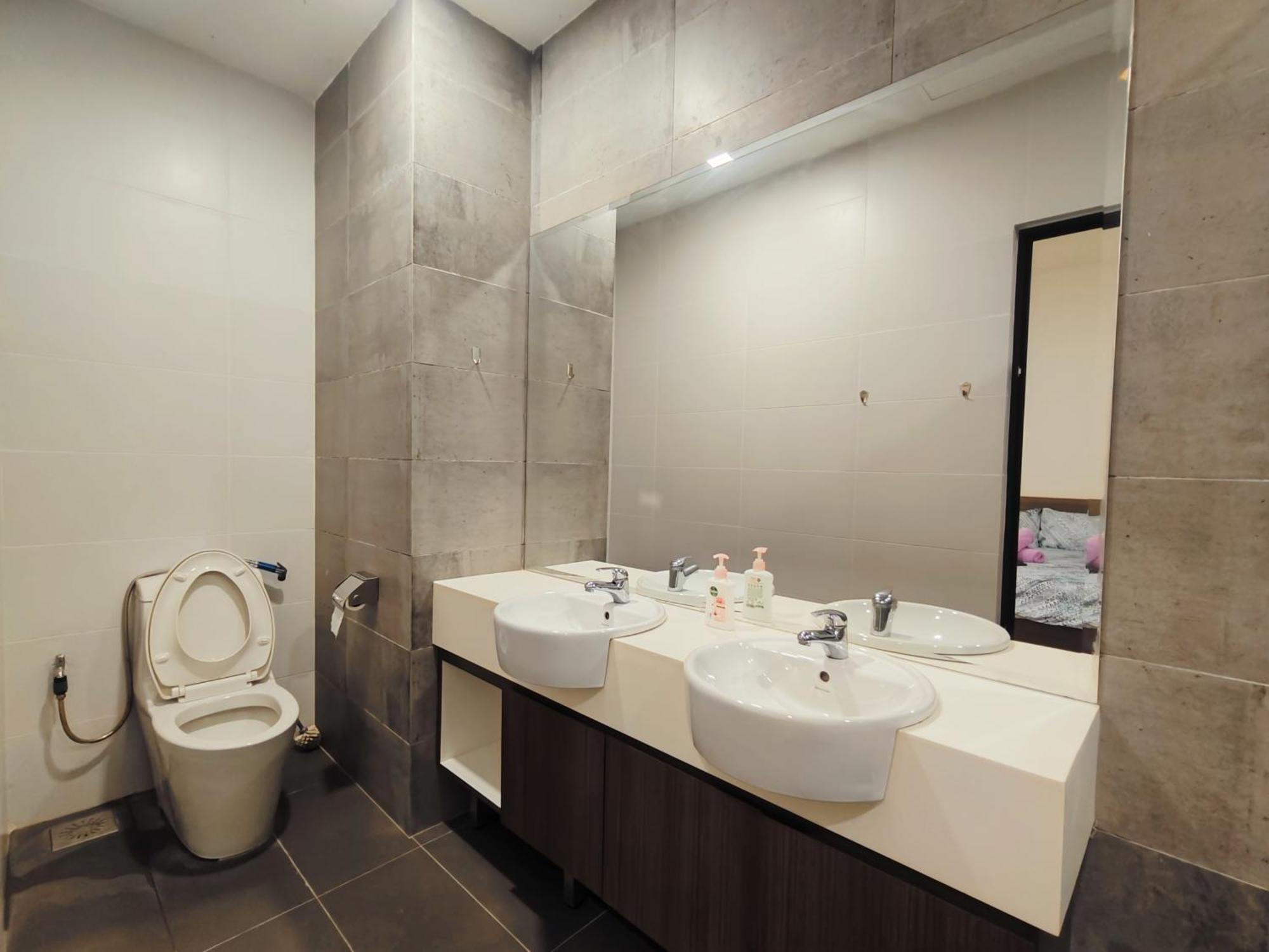 Muji Galacity 2br 2beds Entire